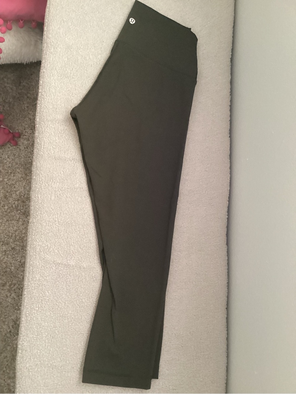 Lululemon Deep Olive High-Waist Leggings with Signature Logo‎ below knee